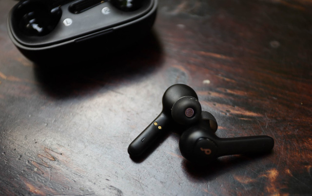 Anker Soundcore Life P2 tai nghe True Wireless sáng giá